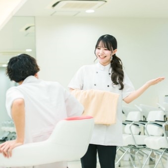 国際理容美容専門学校