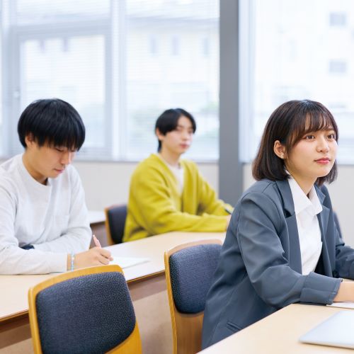 中央学院大学