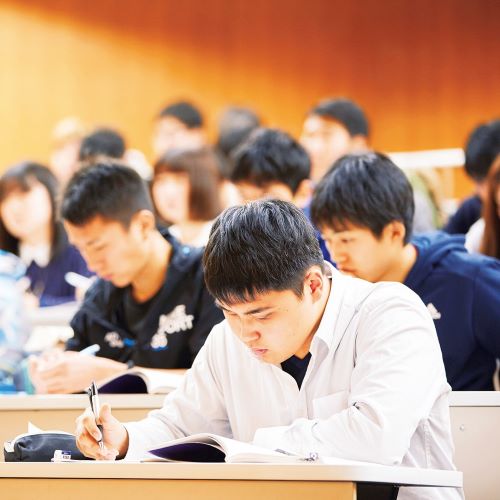 中央学院大学