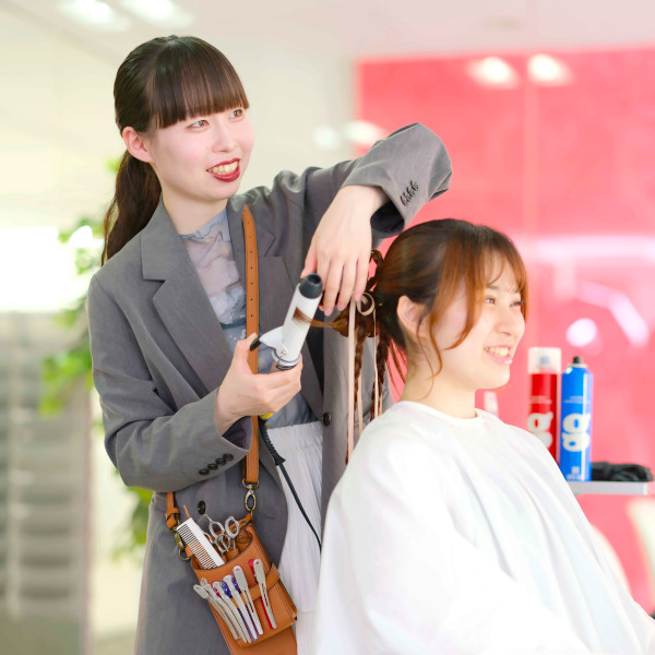 グラムール美容専門学校