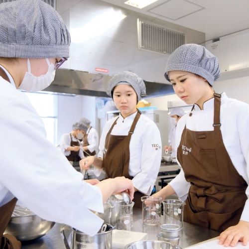 辻学園栄養専門学校