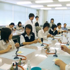 埼玉歯科技工士専門学校