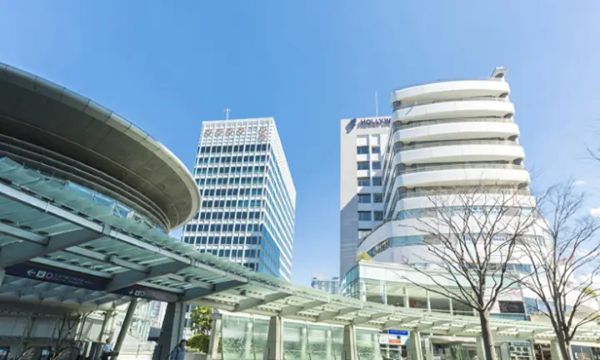 ハリウッド美容専門大学校