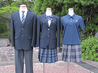 六本木高等学校（定時制）の制服