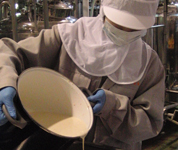岩手県　宮古水産高校　食品家政科３人の３年生2