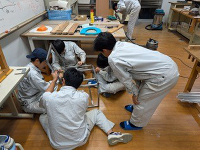 大分県　日出（ひじ）総合高校　機械電子科３年生のみなさん2