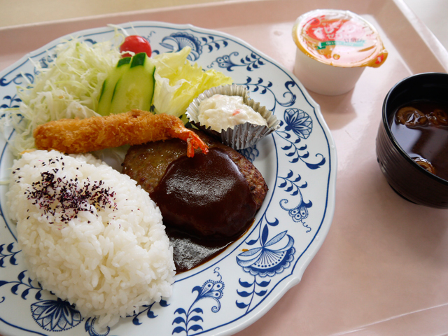 愛知文教大学の学食