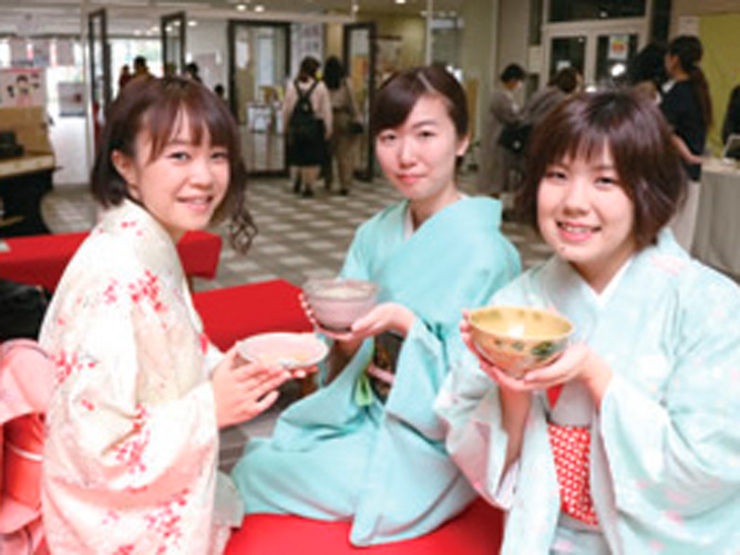 愛知学泉大学のクラブ活動