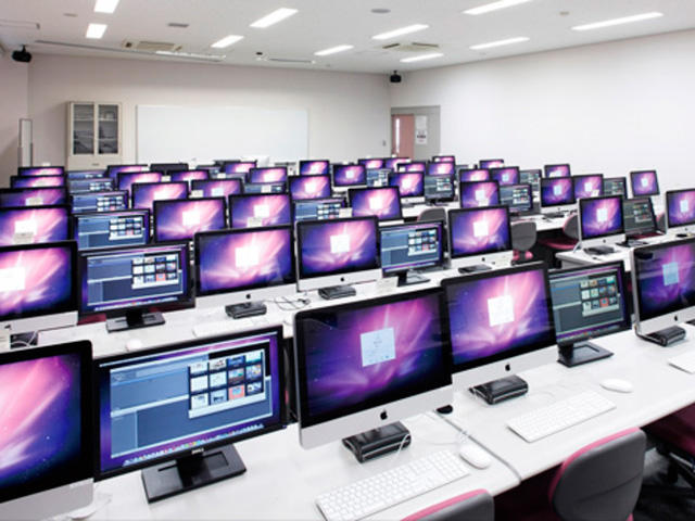 情報社会学部メディア棟（星が丘キャンパス）：スタジオやメディアラボなどが整っています