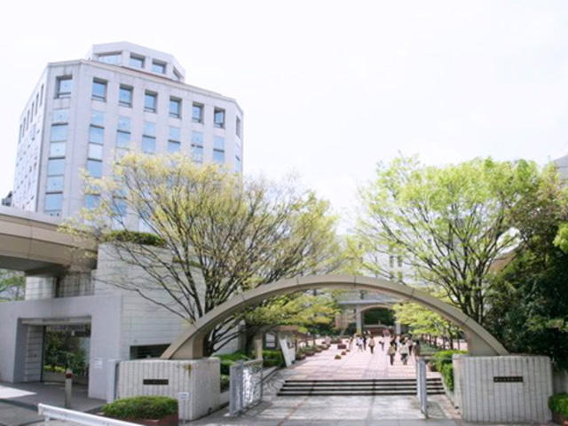 学園センター（星が丘キャンパス）：最上階の展望台からは天気のいい日には名古屋港まで見渡すことができます