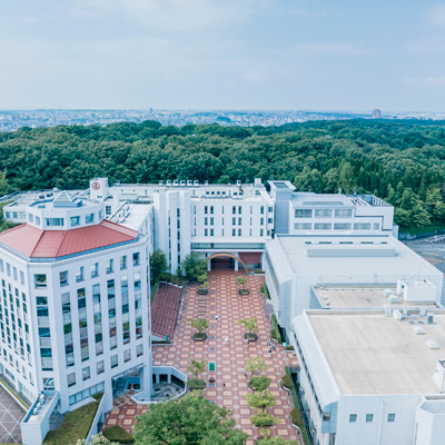 椙山人間交流会館（星が丘キャンパス）：学生のキャリア育成や就職を支援するキャリア育成センターがあります