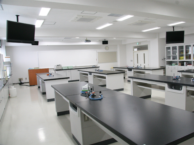 理化学実験室（食物栄養学科）