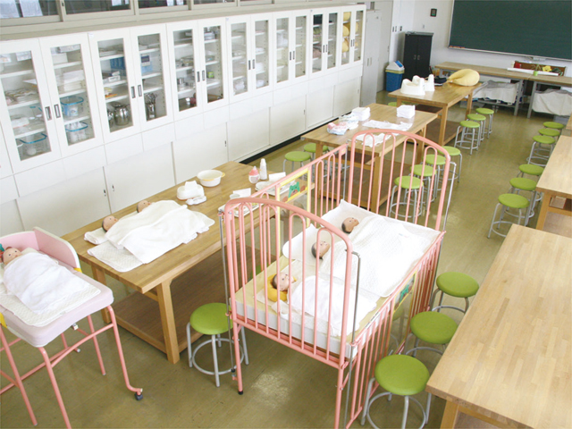 保育実習室（こども学科）