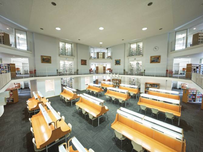 甲南女子大学の図書館