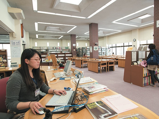 北海道武蔵女子短期大学の図書館