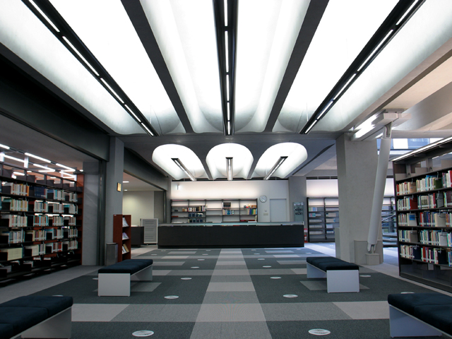 立教大学の図書館