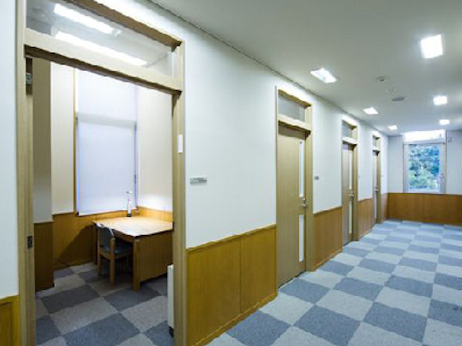 豊橋創造大学の図書館