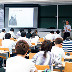 経済学部
