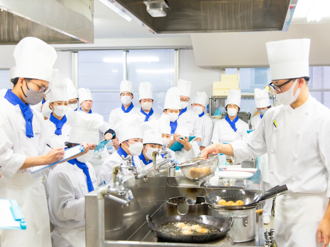 5階中華料理実習室です。