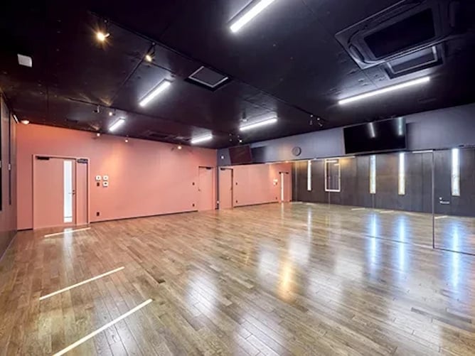 ダンスレッスンスタジオ「Studio.Jambes」